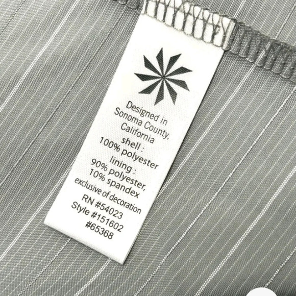 Athleta Jamming Run Vest Reflective Gray Color Camping Hiking Size Small - Picture 7 of 8